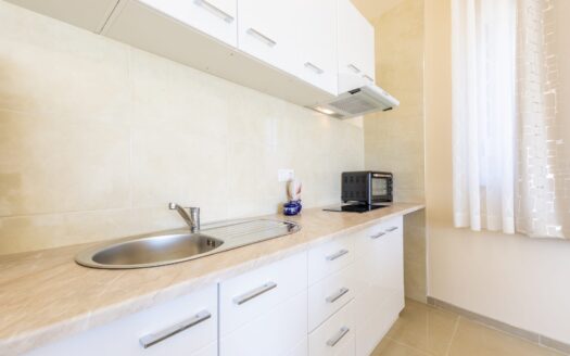 *POSEBNA PONUDA* Prekrasna kuća sa sedam apartmana, Vinišće