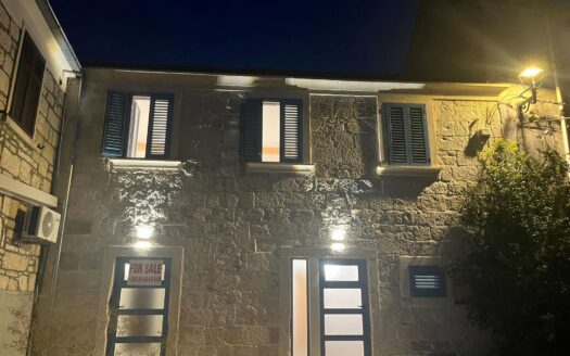 Prekrasna kuća s tri apartmana, otok Korčula, Žrnovo