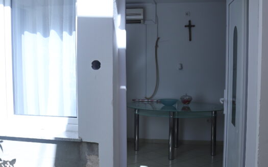 Kuća u srcu Kaštel Lukšića – 90 m² s terasom, 4 sobe i blizina mora