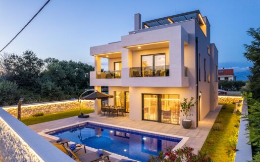 Nova moderna vila u Privlaci – bazen, jacuzzi i panoramski pogled