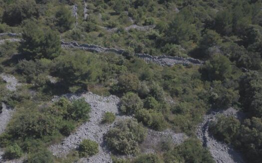 Vaš kutak uz more – zemljište od 1.586 m² u mirnom dijelu Rogoznice