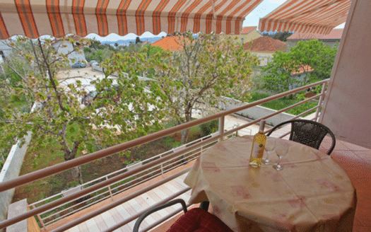 Piękny dom z siedmioma apartamentami, Sukošan