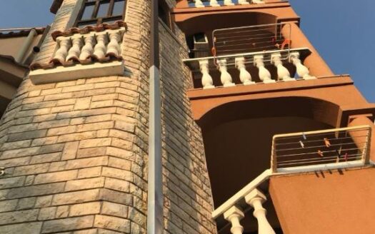 Čiovo, Okrug Gornji – apartmanska kuća s 7 jedinica